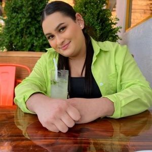 Meet your Posher, Selena